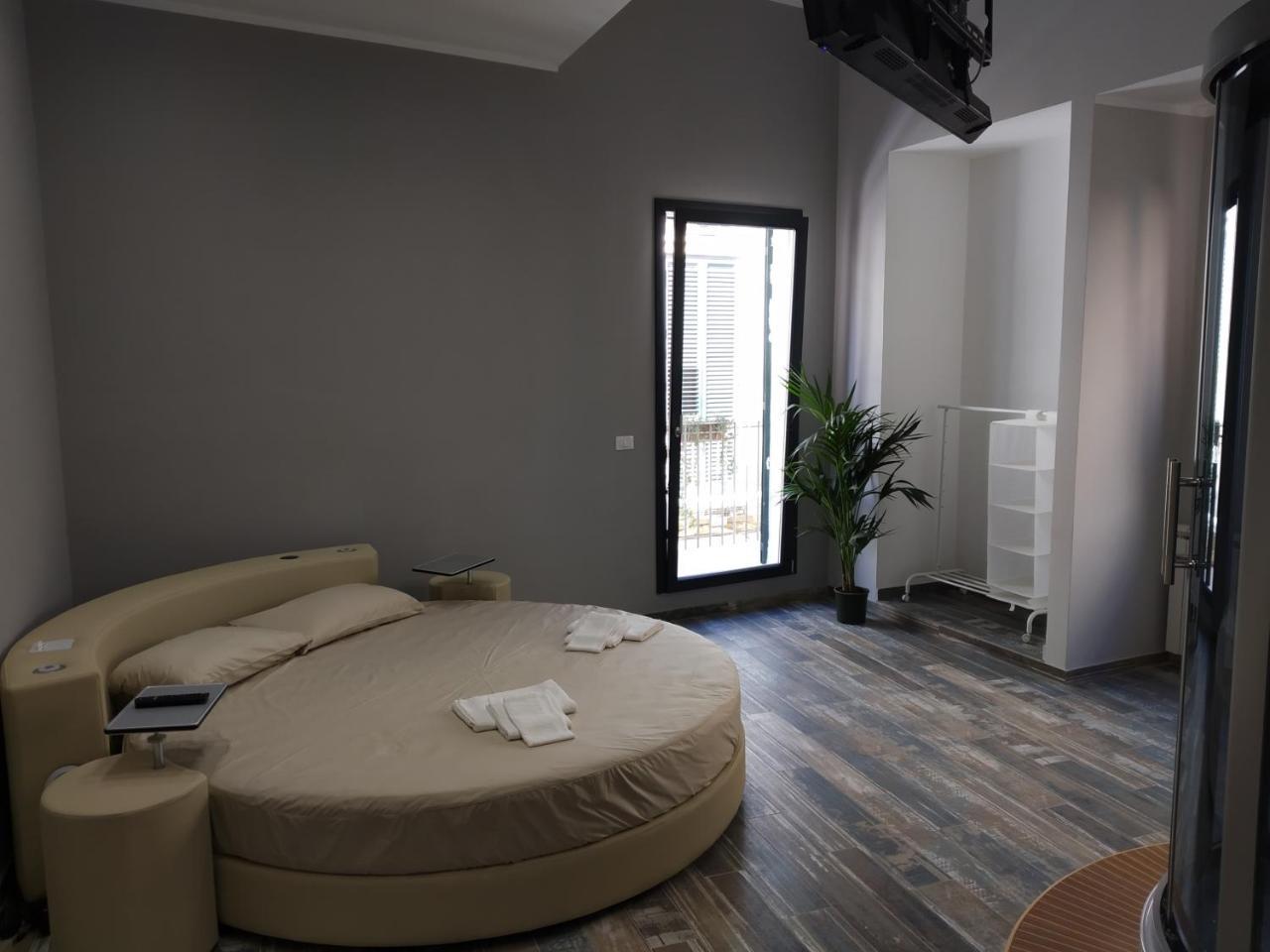 Dimora "I Santi Patroni" Aparthotel Lecce Exterior photo